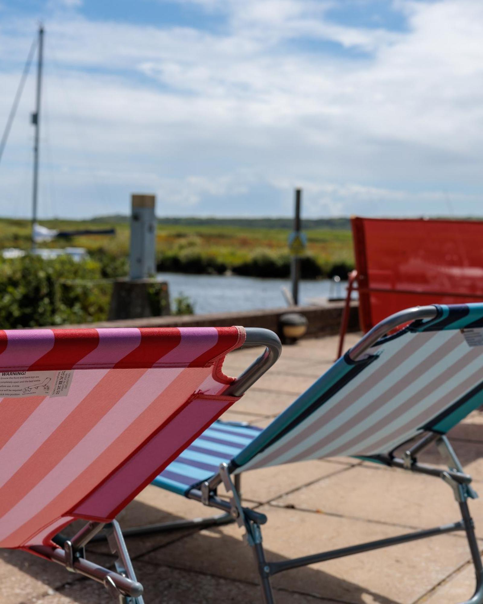 Hot Tub With A View - Christchurch Harbour 외부 사진
